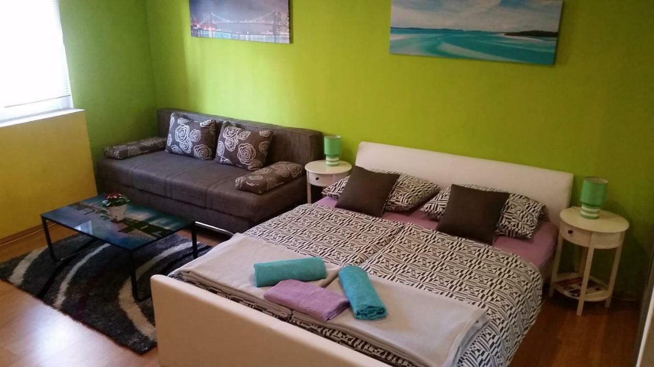 Studio And Rooms Korzo Rijeka Luaran gambar